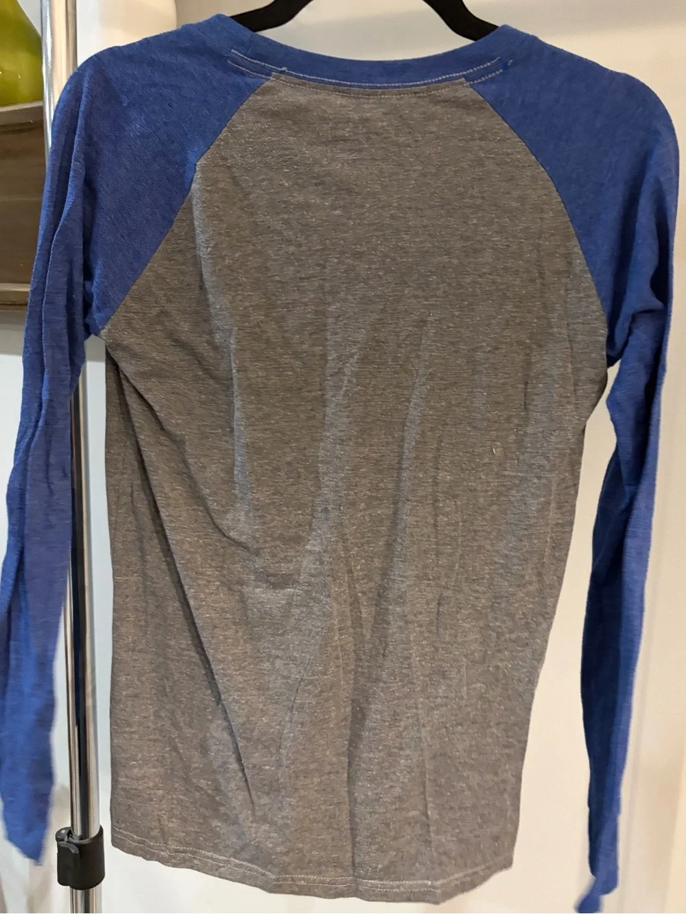 NFL NY Giants Gray raglan style long sleeve tee Youth / Boys Large (Size 14/16)